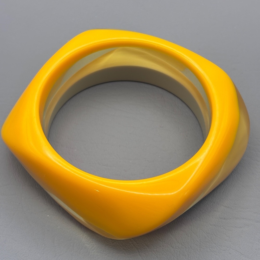 Lucite Acrylic Yellow-Orange, Clear Green Bangle Bracelet Chunky Colorful 8.5 - Picture 5 of 7
